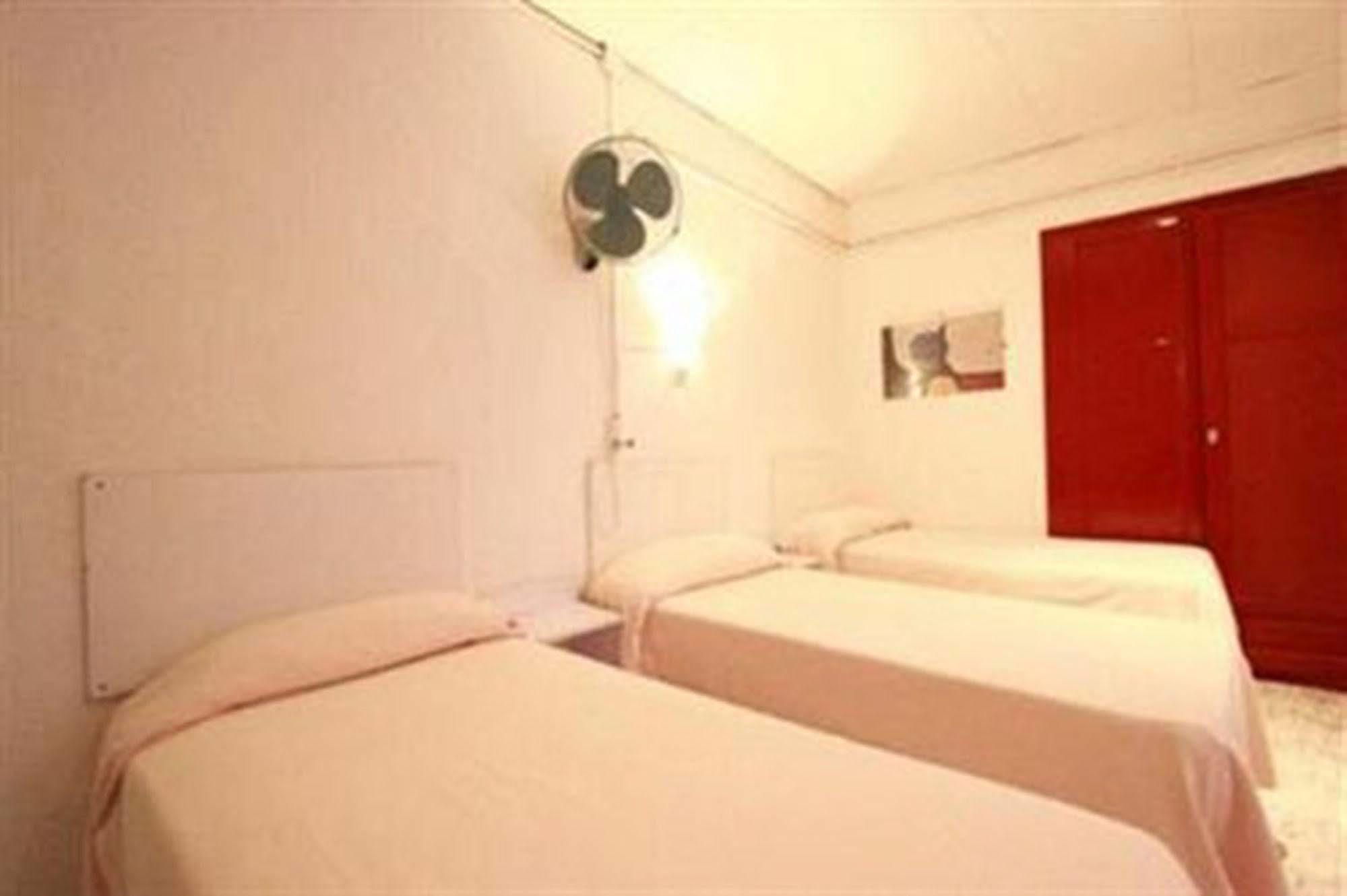 Hotel Palermo Барселона Екстериор снимка