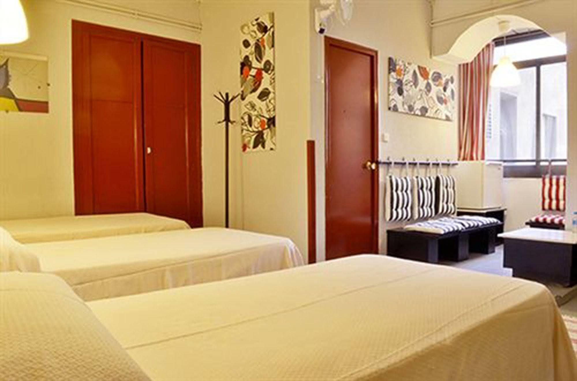 Hotel Palermo Барселона Екстериор снимка